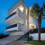 Vila Dea Flengi
